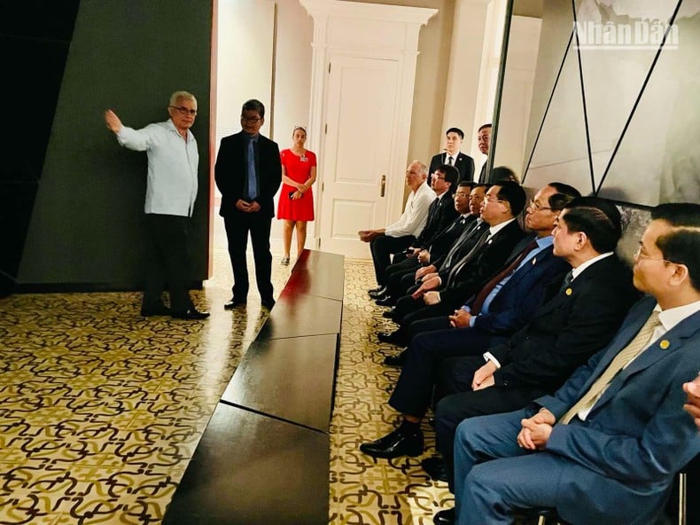 ベトナムの偉大な友人、愛すべき最高司令官フィデルへの称賛！写真3