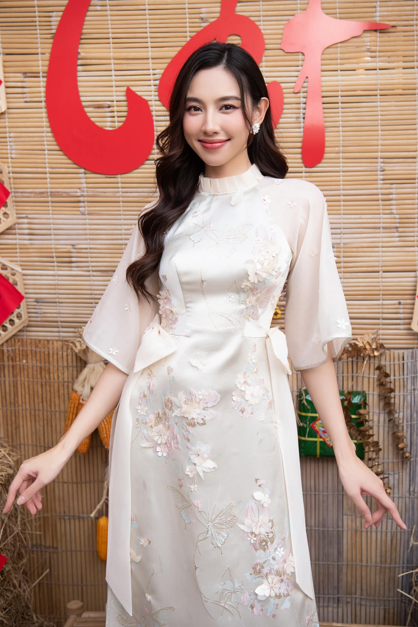 Ngây ngất ngắm 7 Hoa hậu, Á hậu mặc áo dài đẹp 