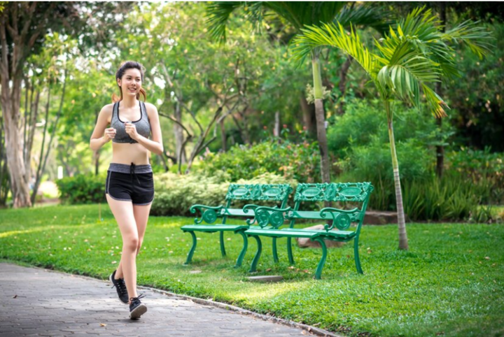 Faire du jogging le matin aide à augmenter le métabolisme. (Illustration)