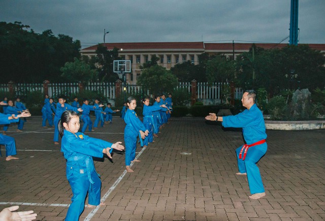 Võ sư vovinam dạy võ miễn phí cho trẻ em mồ côi - Ảnh 3.