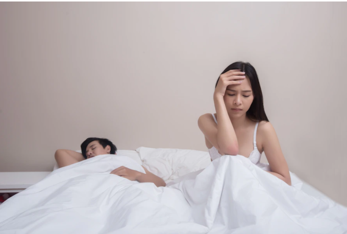 Les saignements après un rapport sexuel provoquent de la douleur et de l’anxiété chez les femmes. Photo : Freepik