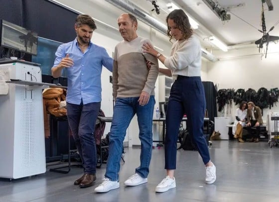 Mr. Marc Gauthier (middle) during a therapy session