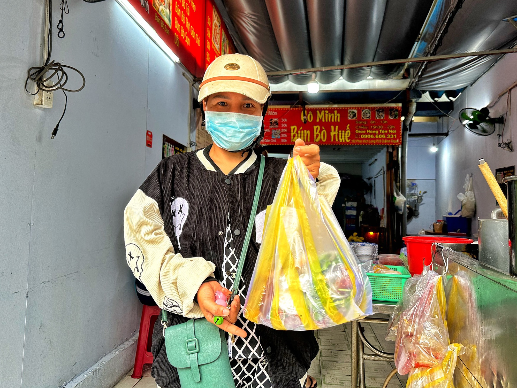 Quán bún bò dồi chiên độc lạ TP.HCM: Dời mặt bằng 7 lần, ‘càng dời càng phất’ - Ảnh 9.