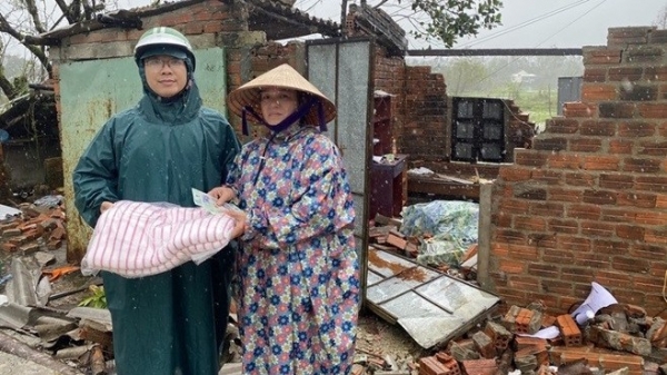 Không nên cứu trợ kiểu "mạnh ai nấy làm"