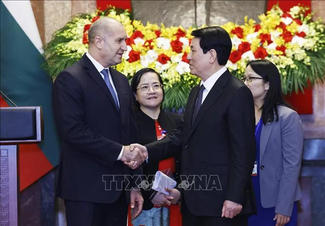 El presidente Luong Cuong y el presidente búlgaro se reúnen con la prensa