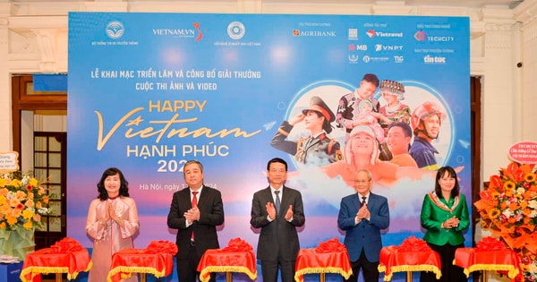 Opening of the exhibition and award ceremony of the "Happy Vietnam" Contest