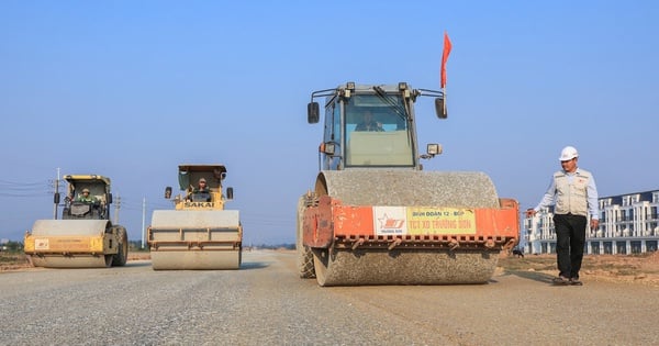 Panorama of Ring Road 4, Capital Region, section through Me Linh after more than a year of construction