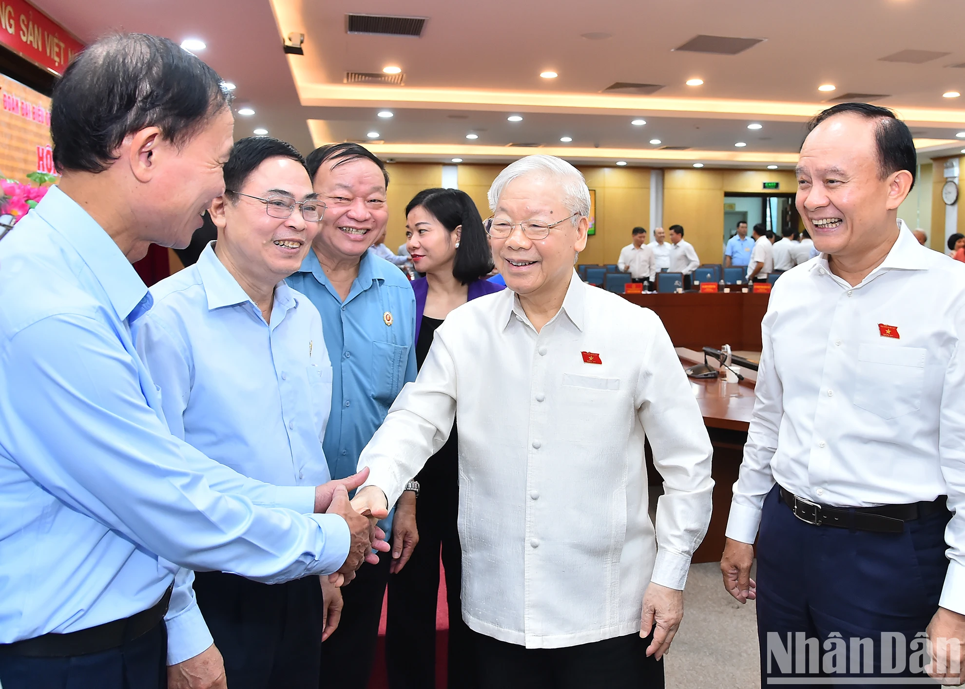 General Secretary Nguyen Phu Trong meets voters in Hanoi city