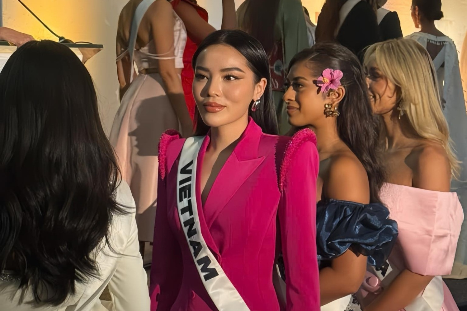 La señorita Ky Duyen está radiante, la corona de Miss Universo es criticada por ser fea