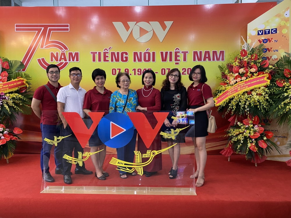 phat thanh tieng lao vun dap tinh huu nghi viet nam - lao hinh anh 2