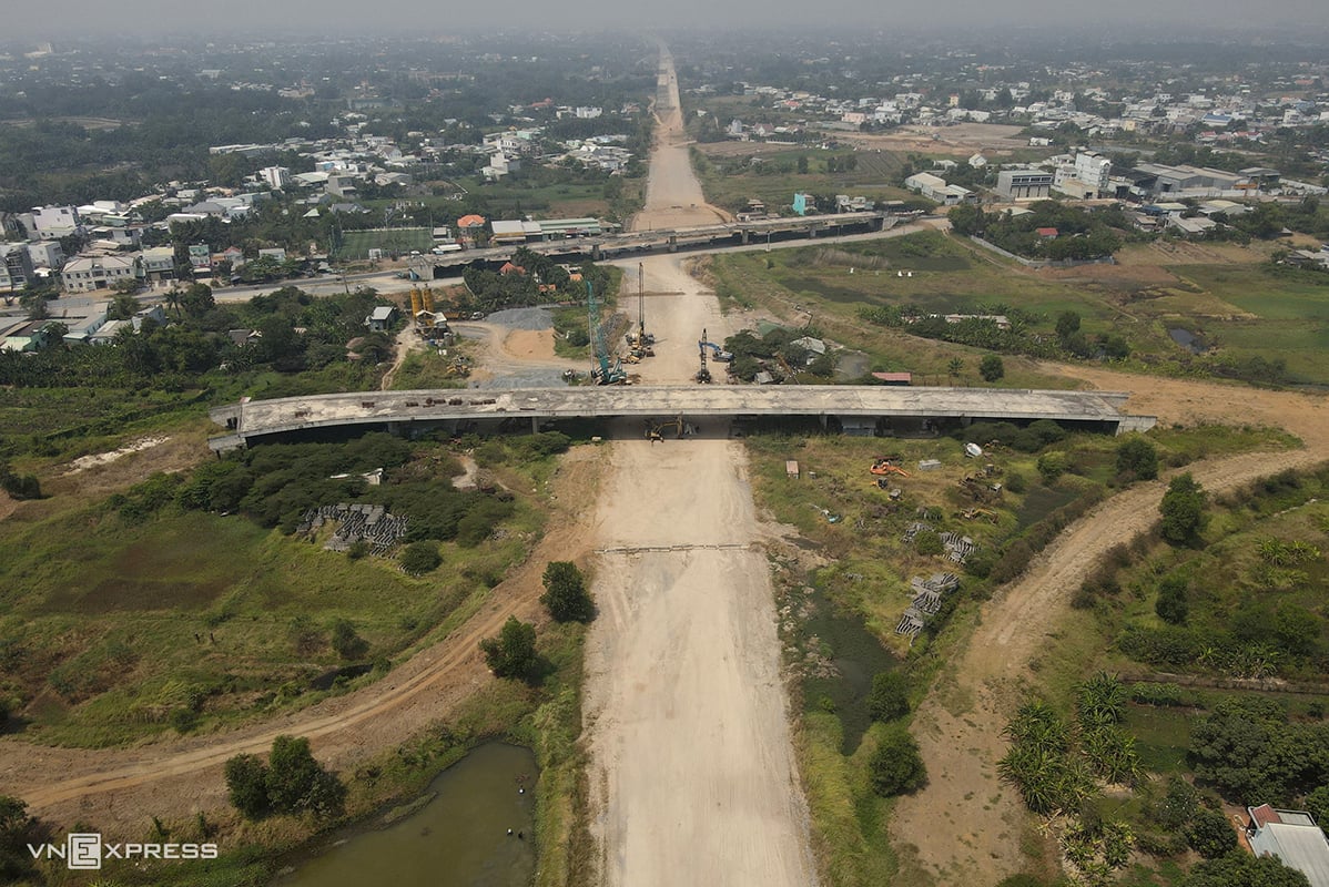 Ho Chi Minh City wants to build a series of roads connecting beltways and expressways