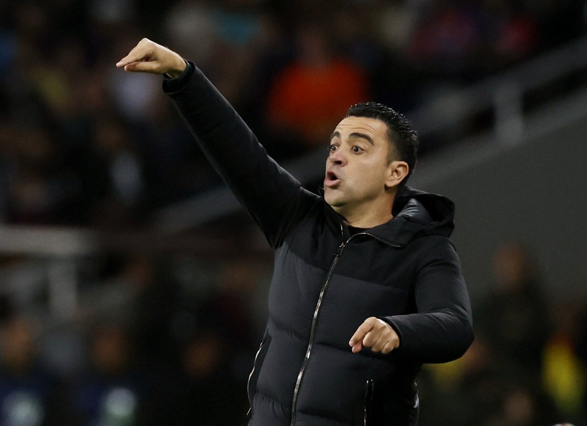 barca bi loai, hlv xavi do loi trong tai pha nat tran dau hinh anh 1