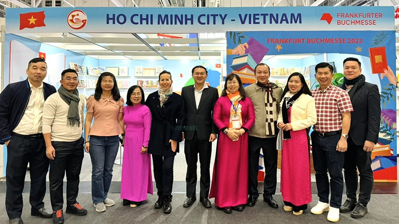 Đoàn công tác Thành phố Hồ Chí Minh tại Hội sách Frankfurt 2023. (Ảnh Sở Thông tin và Truyền thông cung cấp)