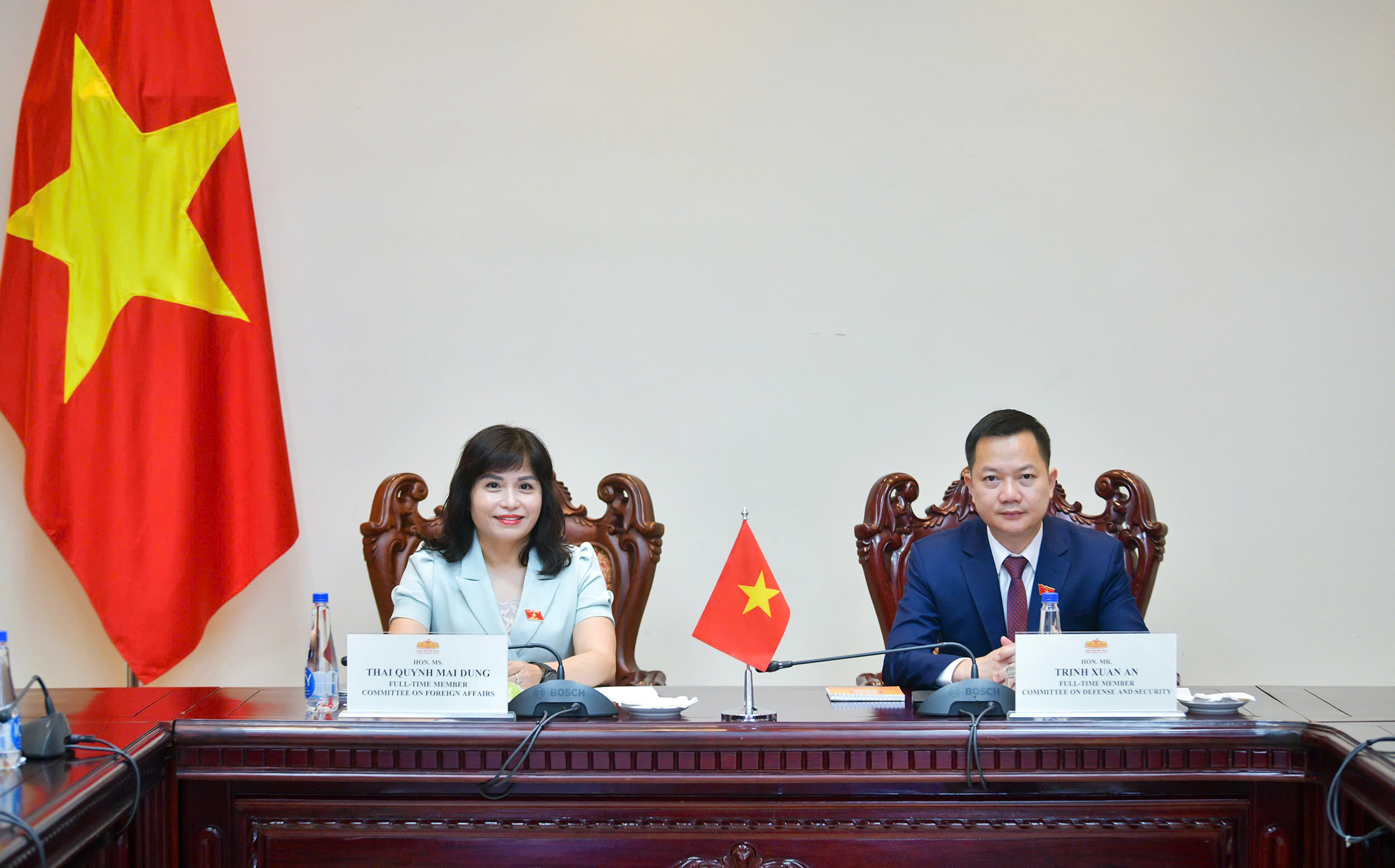 Eine Delegation der vietnamesischen Nationalversammlung nimmt an der Beratungssitzung der AIPA-Gruppe junger Parlamentarier teil