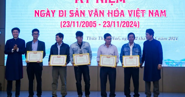 Commending many individuals who donated artifacts to the Thua Thien Hue History Museum