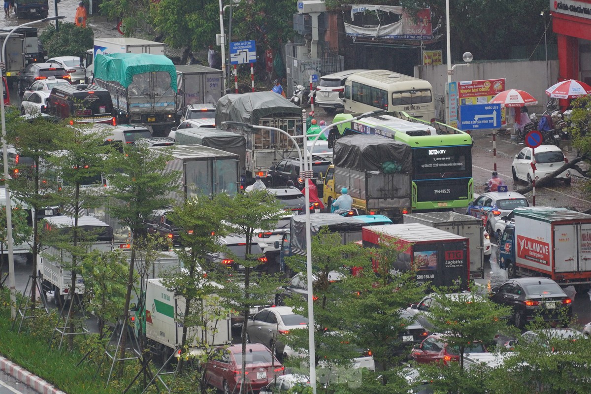 Hanoi: Vinh-Tuy-Brücke stundenlang stark gesperrt Foto 7