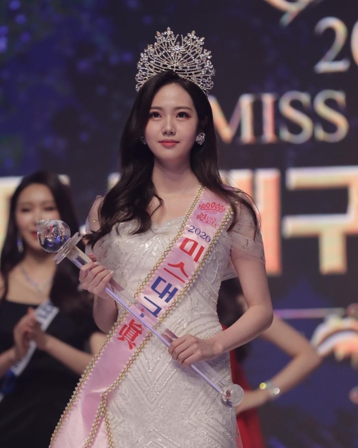 Reina de belleza muere a los 26 años tras cirugía
