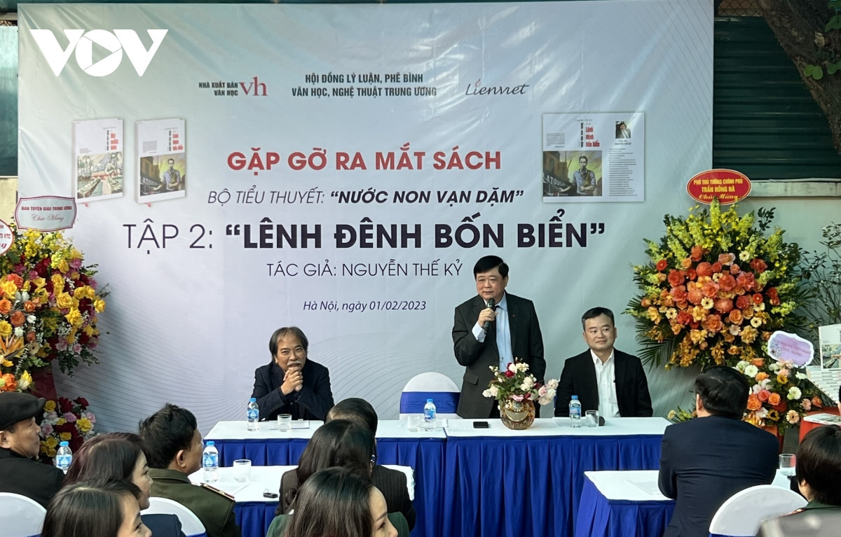 ra mat tap 2 bo tieu thuyet nuoc non van dam hinh anh 2