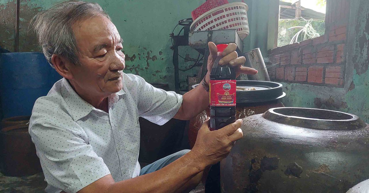 La gente se emborracha con salsa de pescado en el pueblo pesquero de Nam O