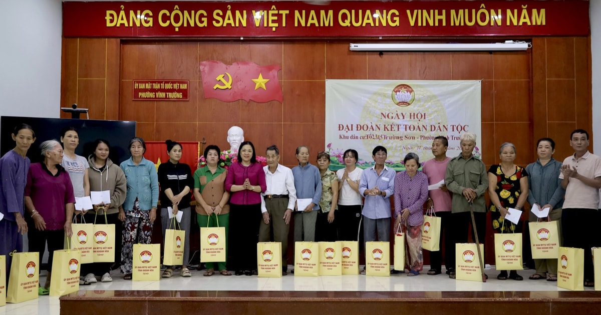 El presidente del Frente Provincial de Khanh Hoa asistió al Gran Festival de Solidaridad de las Áreas Residenciales 2, 3, 4 y 5 de Truong Son