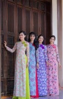 Áo dài Trang Lê tôn vinh vẻ đẹp phụ nữ Việt Nam