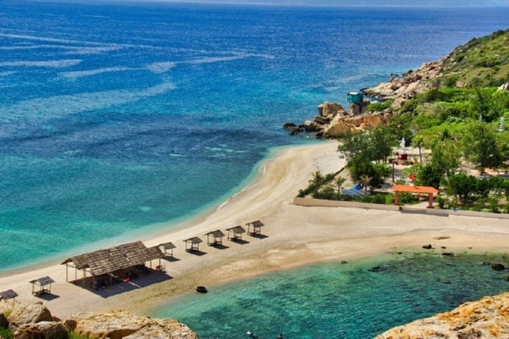 Nha Trang Double Beach, a resort paradise for young people - 1