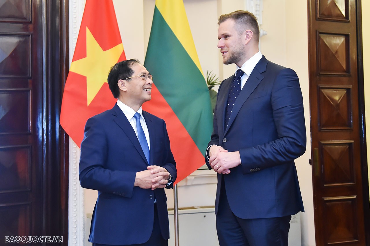 Bộ trưởng Ngoại giao Bùi Thanh Sơn đón, hội đàm với Bộ trưởng Ngoại giao Lithuania Gabrielius Landsbergis