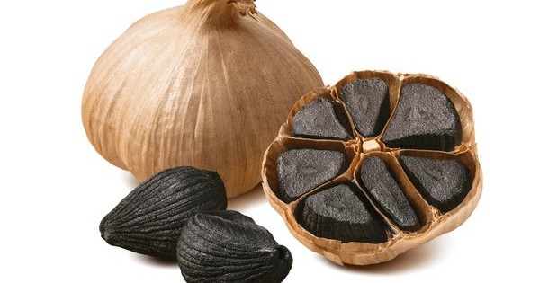 6 impresionantes beneficios para la salud del ajo negro