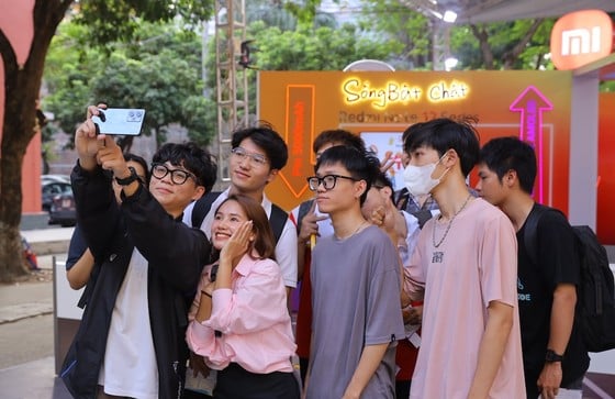 นักศึกษาเข้าร่วม Xiaomi Campus Tour 2023