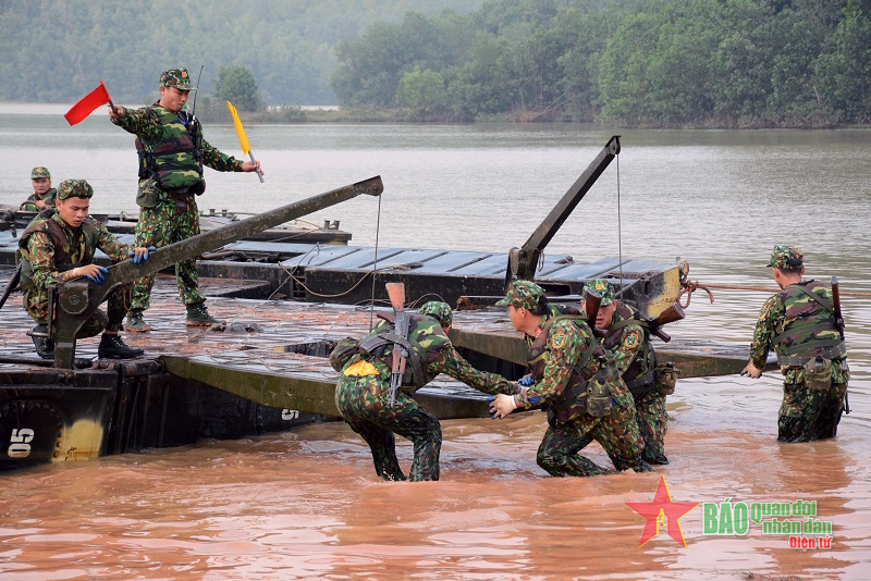 Quân khu 4: Nâng cao năng lực ứng phó sự cố, thiên tai và tìm kiếm cứu nạn