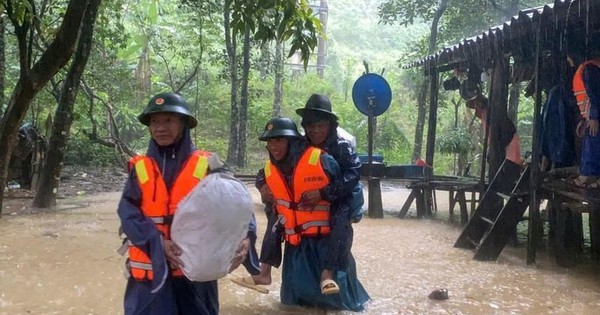 Young man swept away by flood in Quang Binh while on rescue mission