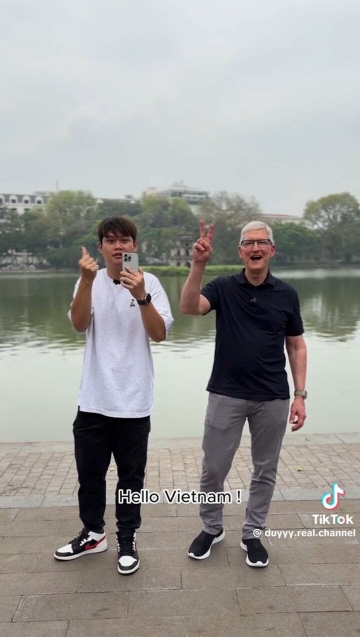 Duy Thẩm "búng tay" hô biến ra CEO Tim Cook, thu về video triệu view (Ảnh màn hình video Duy Thẩm)