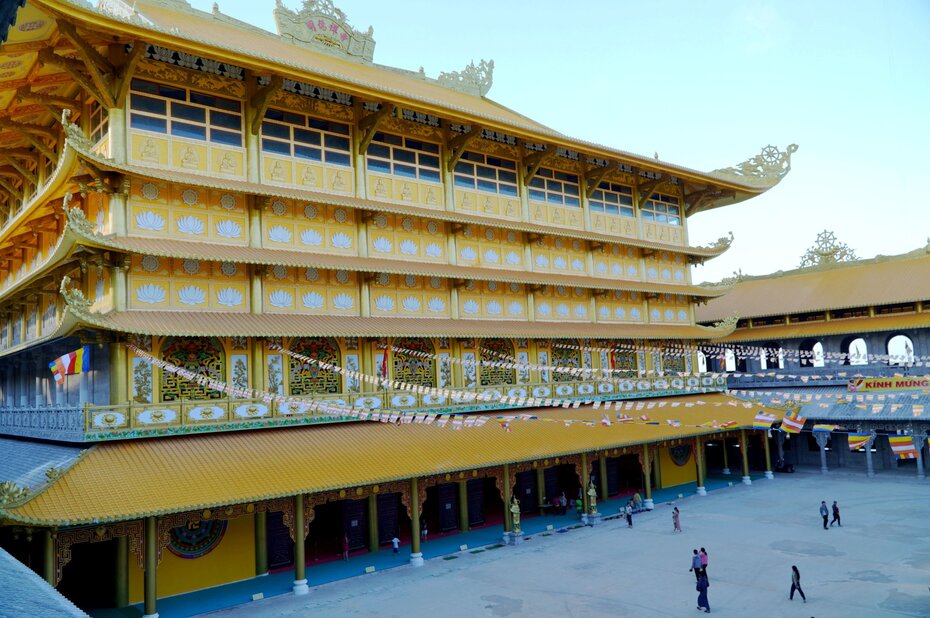 The main hall is the central area of ​​Minh Duc Pagoda with many completed items. This area is 10,800 m2 wide, 37 m high, with a total estimated investment of more than 300 billion VND. Photo: Vien Nguyen