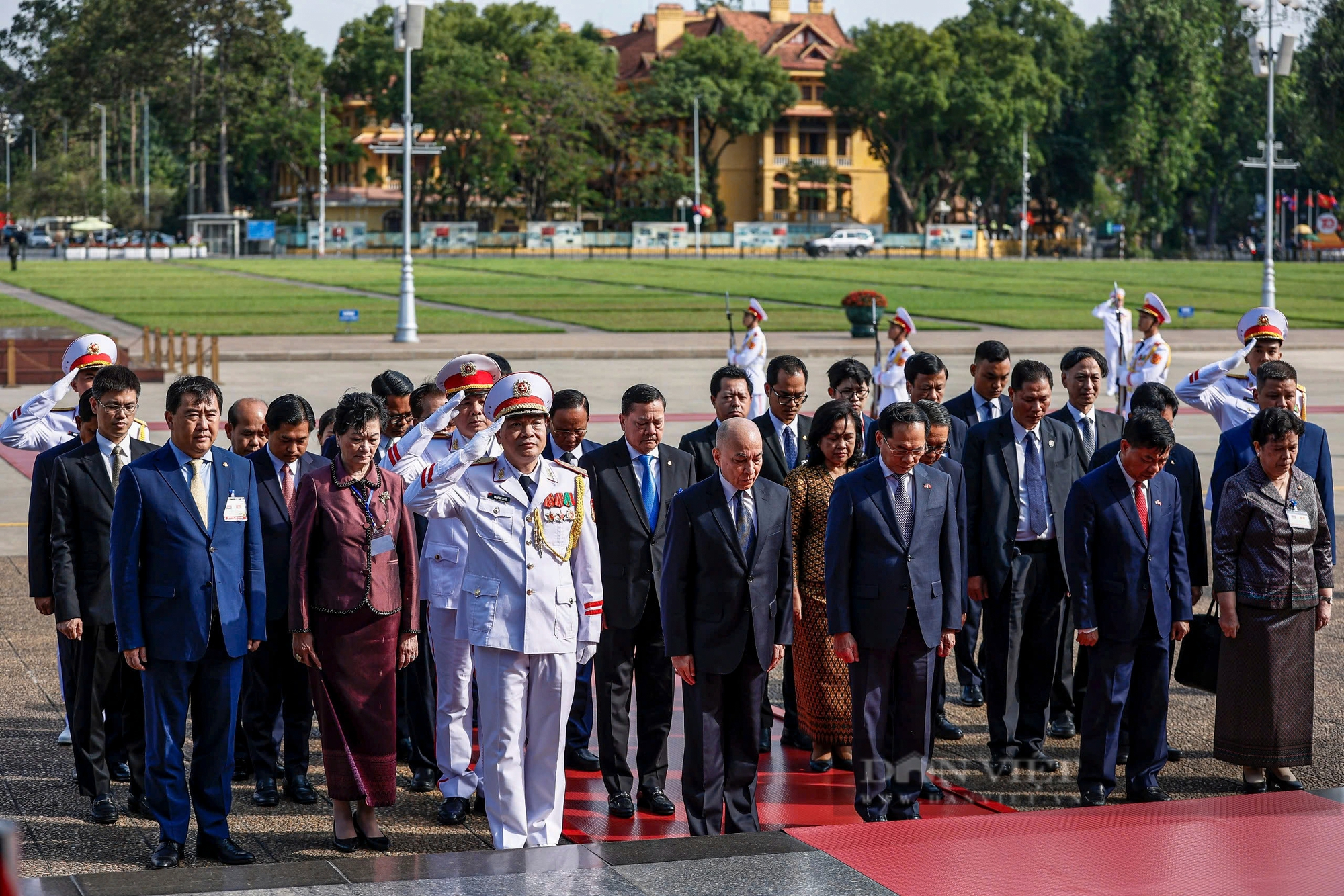 Hình ảnh Chủ tịch nước Lương Cường chủ trì Lễ đón Quốc vương Campuchia Norodom Sihamoni- Ảnh 6.