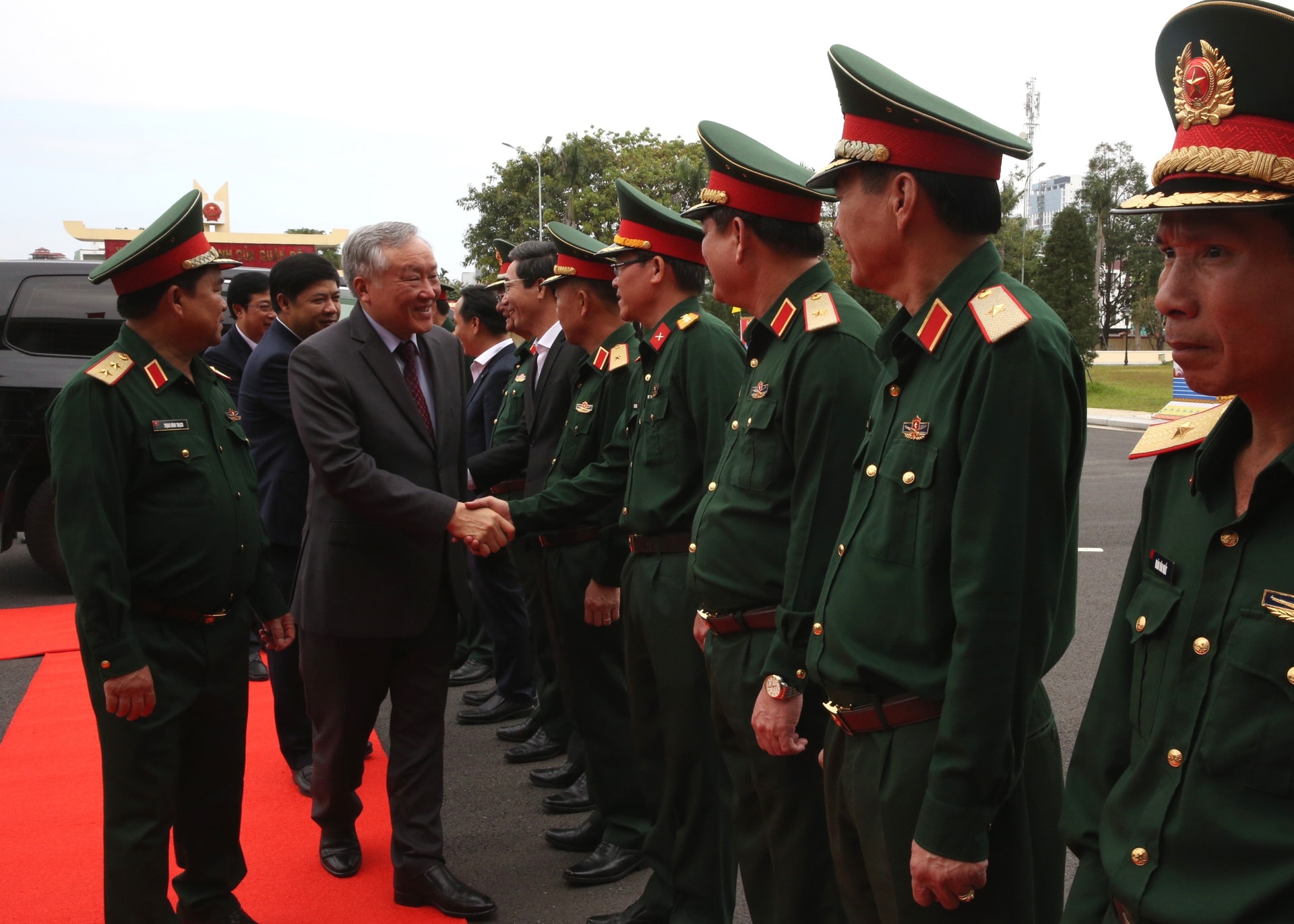 Phó Thủ tướng Thường trực Nguyễn Hòa Bình: Bảo đảm người người có Tết, nhà nhà có Tết- Ảnh 7.