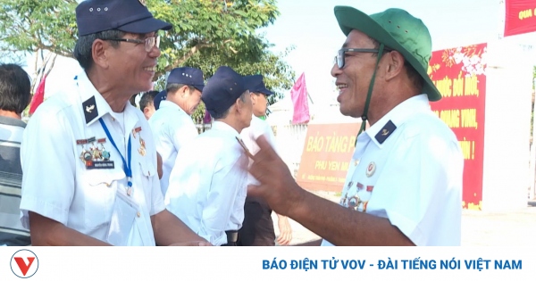 Plus de 500 vétérans de Truong Sa se réunissent et se souviennent de leurs camarades