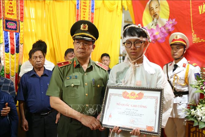 ចំណងជើងរូបថត