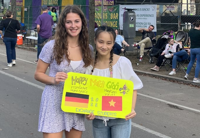 Phương Anh dự lễ hội đường phố Mardi Gras hồi tháng 2/2022 tại Mỹ. Ảnh: Nhân vật cung cấp