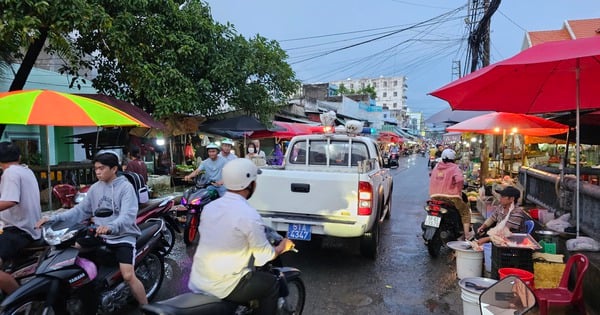 Truy xét nhóm người đánh 2 người tại chợ Bà Hom cũ nhập viện