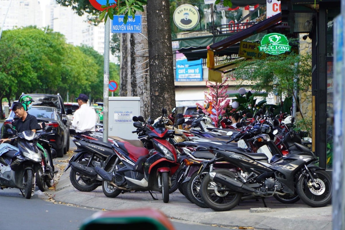 Proposal to assign private supervision to sidewalk toll collection in Ho Chi Minh City