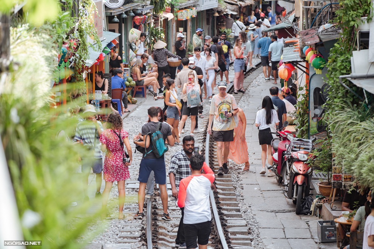 การคิดว่าการ ‘ตามล่าชาวตะวันตก’ จะช่วยให้คุณเก่งภาษาอังกฤษเป็นความผิดพลาด