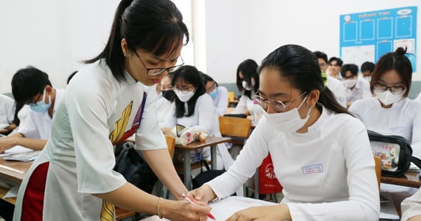 高校卒業のための最終試験で、2つの選択試験で高得点を取る