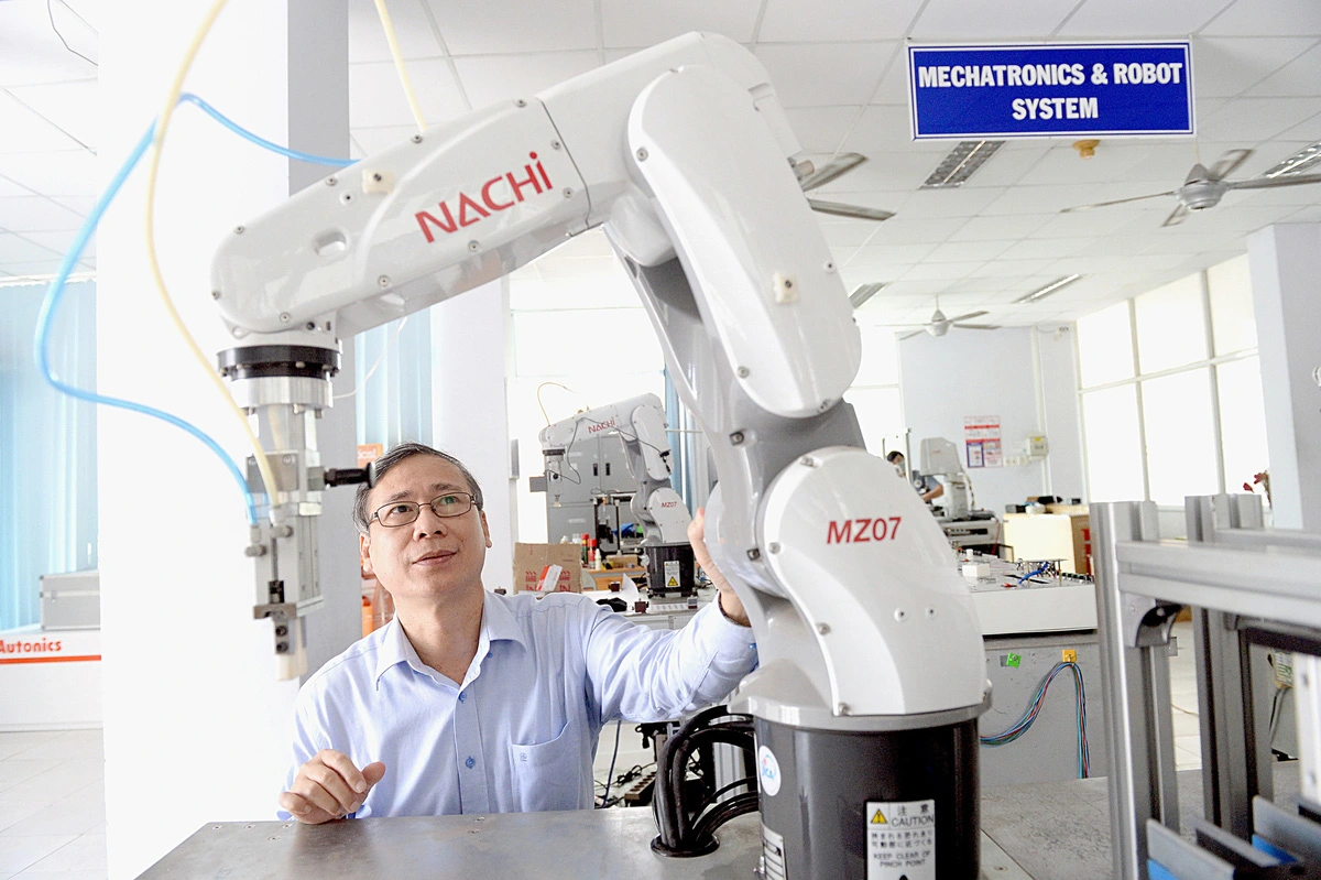 Overseas Vietnamese offer advice on high-tech development