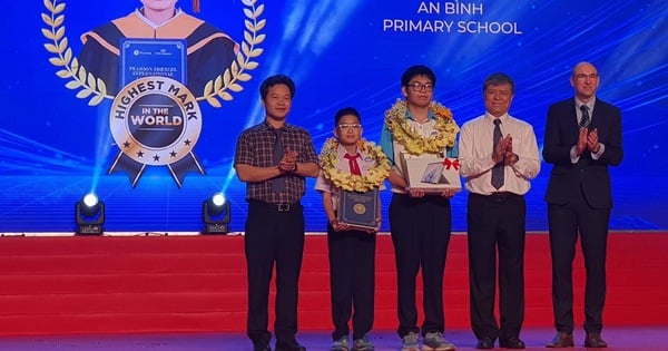 Nearly 1,000 students in Ho Chi Minh City receive Pearson Edexcel certificates