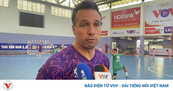 Coach Diego Giustozzi determined to take Vietnam Futsal Team to World Cup for the third time