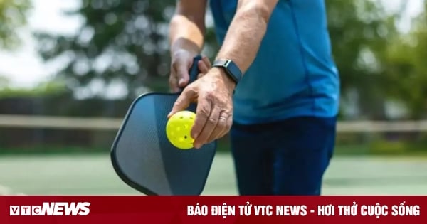 Cách giao bóng pickleball chuẩn kỹ thuật