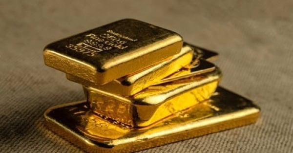 El precio del oro sigue su ritmo, los expertos "aconsejan" cuándo comprar para almacenar o invertir, no hay que seguir la tendencia