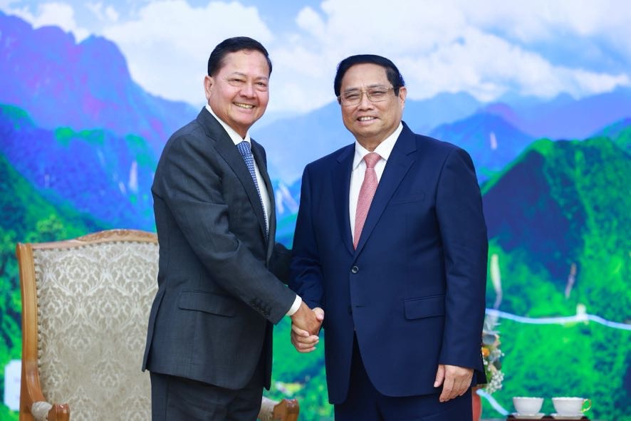 Vietnam wishes to cooperate with Cambodia to sustainably develop the Mekong River.