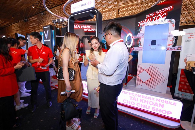 TikTok SMB Summit 2024: Techcombank công bố gói tiện ích dành riêng cho nhà bán hàng online