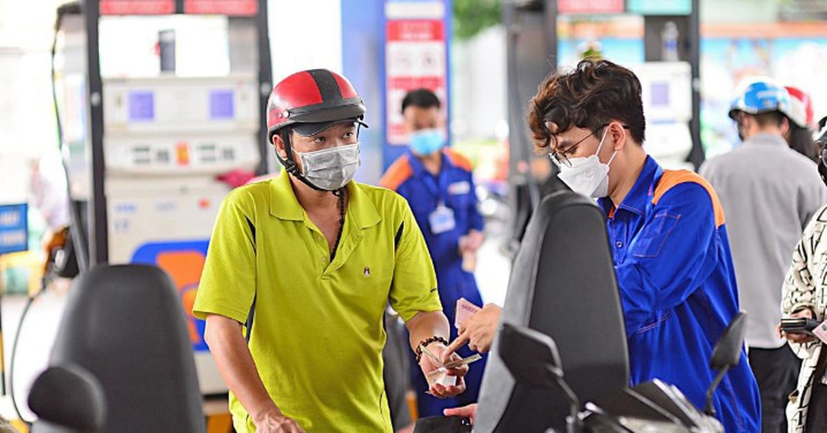 Baisse simultanée du prix de l'essence, en dessous de 20 000 VND/litre